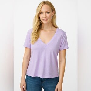 Express Linen Lavender V-Neck Women's T-Shirt M NWOT
